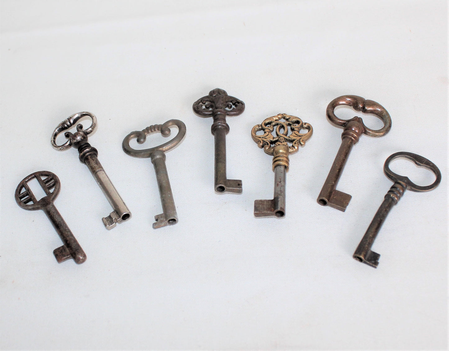 Vintage Keys, set of 7