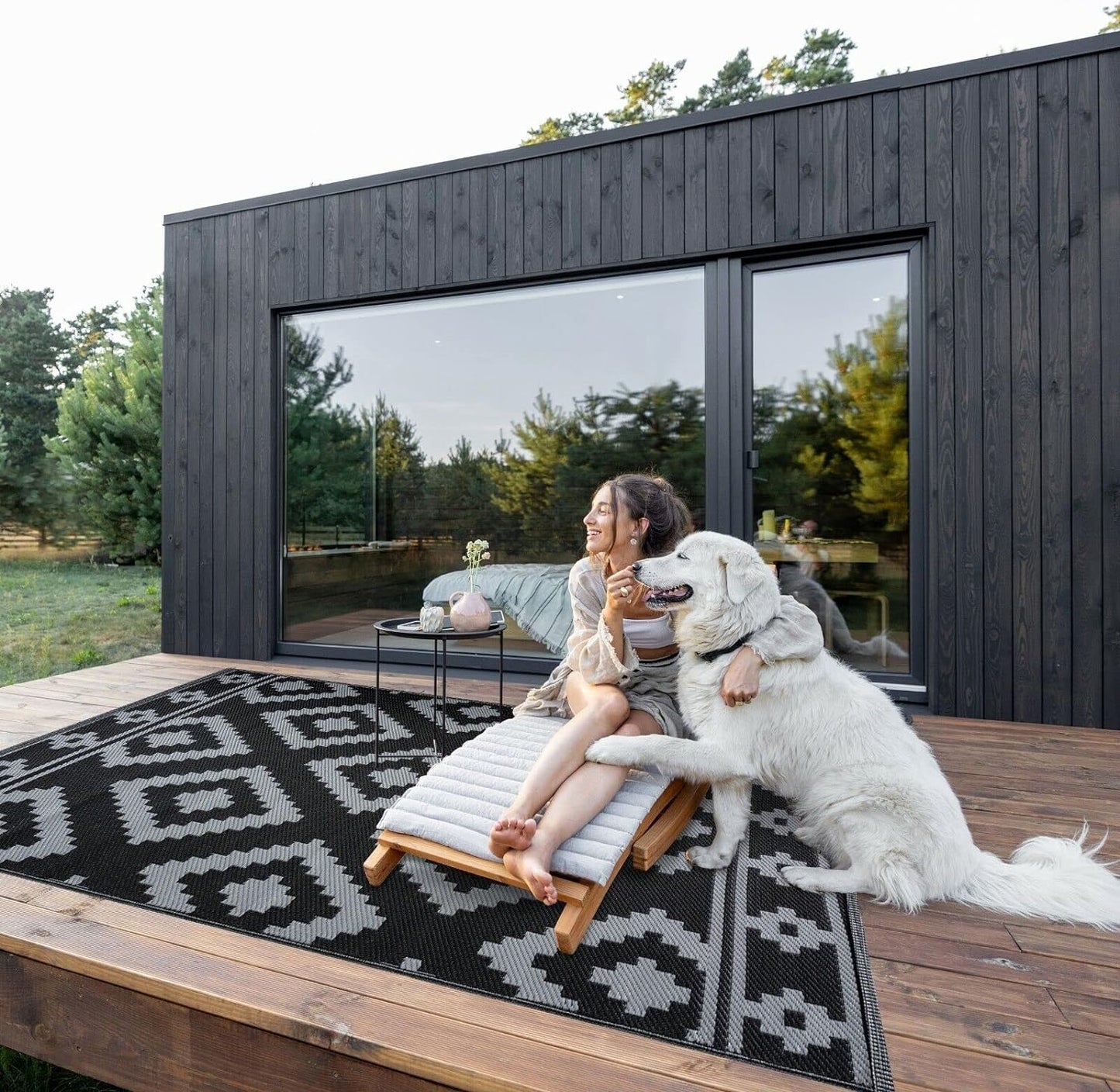 Playa Outdoor Rug - Crease-Free Recycled Plastic Floor Mat for Patio, Camping, Beach, Balcony, Porch, Deck - Weather, Water, Stain, Lightweight, Fade and UV Resistant - Milan- Black & Gray