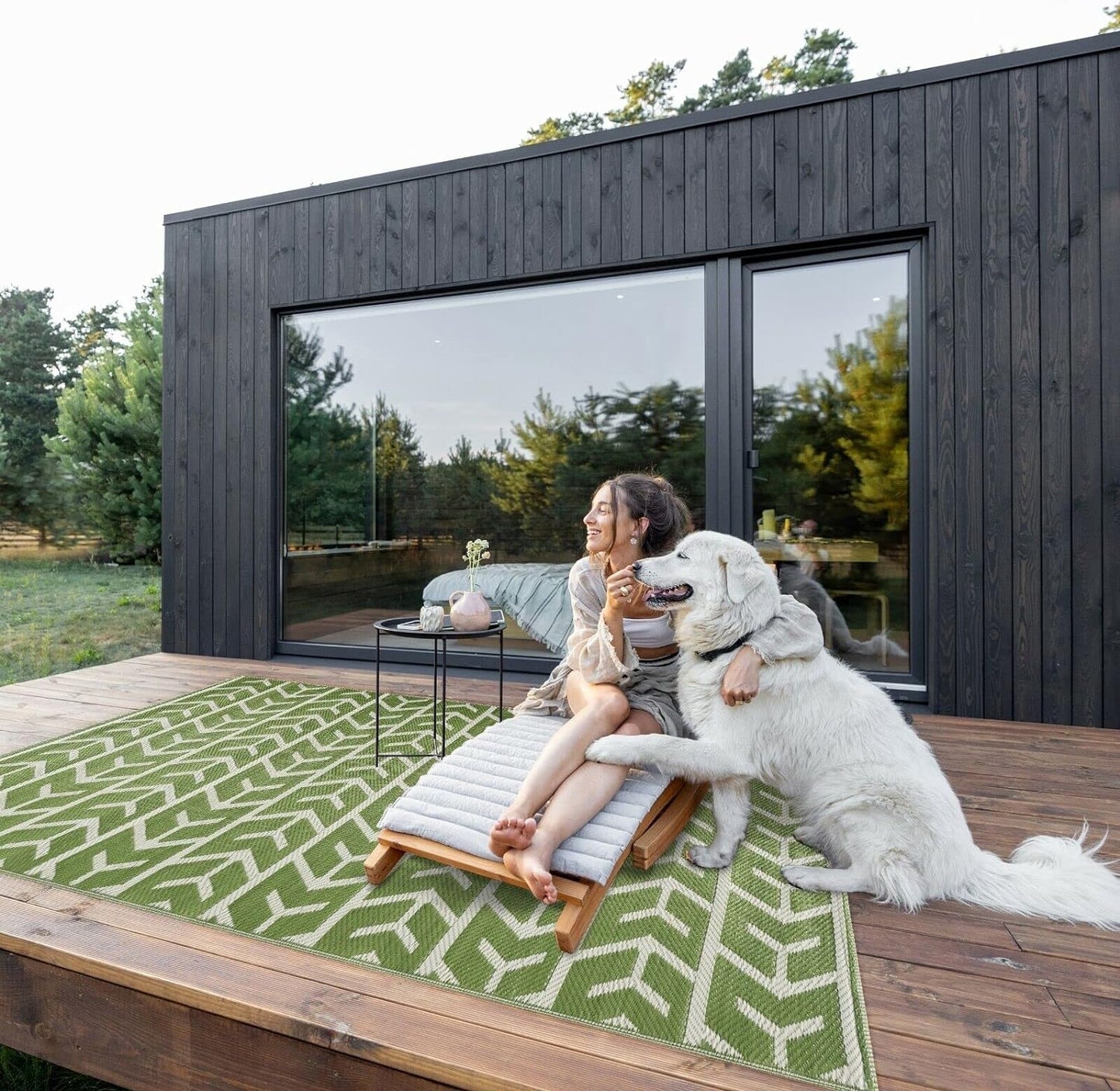Playa Outdoor Rug - Crease-Free Recycled Plastic Floor Mat for Patio, Camping, Beach, Balcony, Porch, Deck - Weather, Water, Stain, Lightweight, Fade and UV Resistant - Amsterdam- Green & Creme