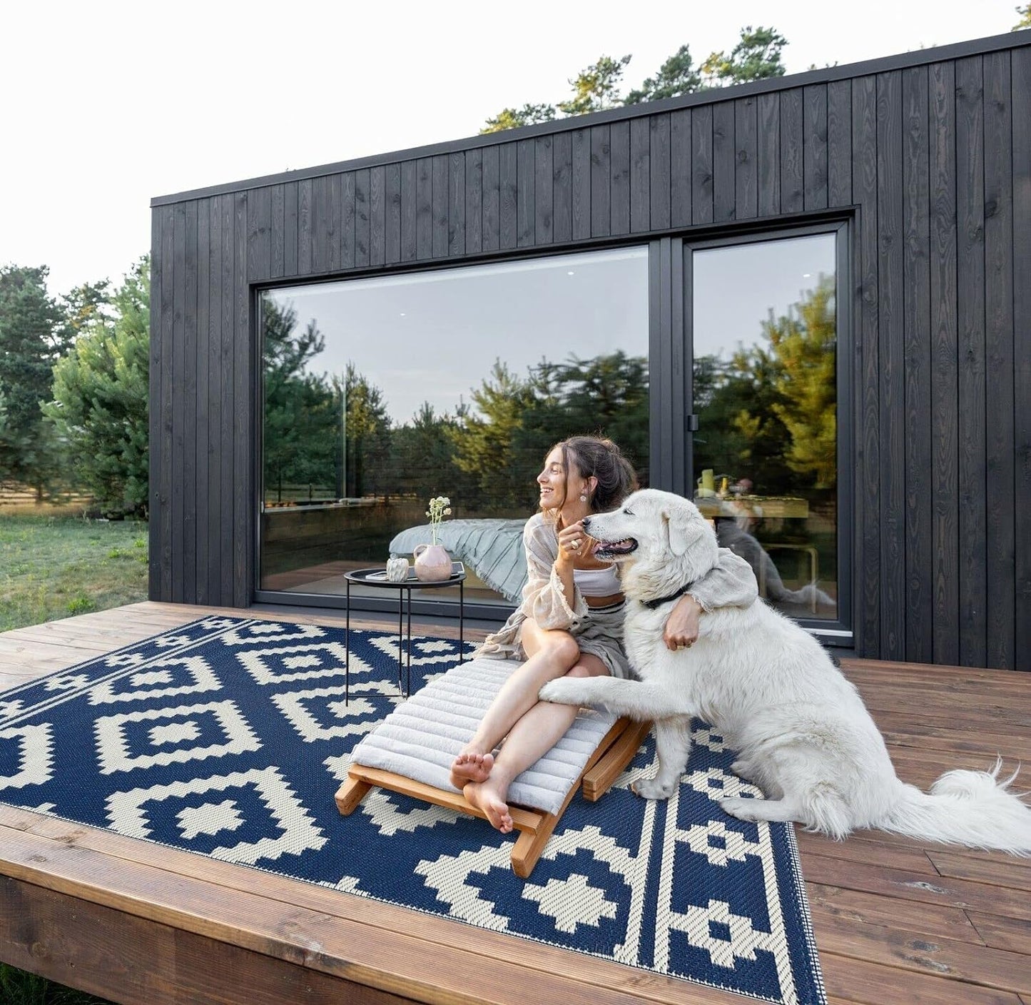 Playa Outdoor Rug - Crease-Free Recycled Plastic Floor Mat for Patio, Camping, Beach, Balcony, Porch, Deck - Weather, Water, Stain, Lightweight, Fade and UV Resistant - Milan- Navy & Creme