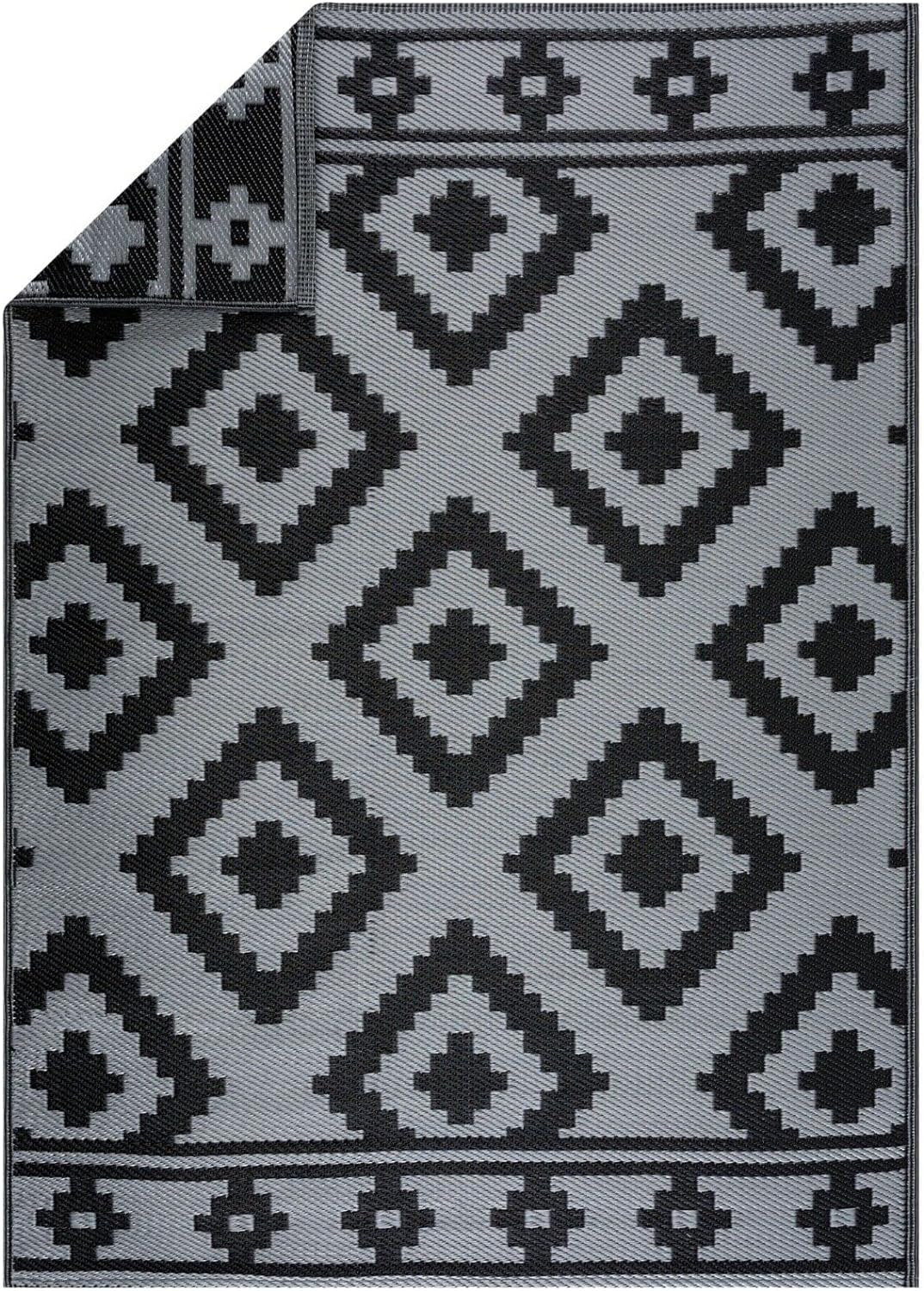 Playa Outdoor Rug - Crease-Free Recycled Plastic Floor Mat for Patio, Camping, Beach, Balcony, Porch, Deck - Weather, Water, Stain, Lightweight, Fade and UV Resistant - Milan- Black & Gray