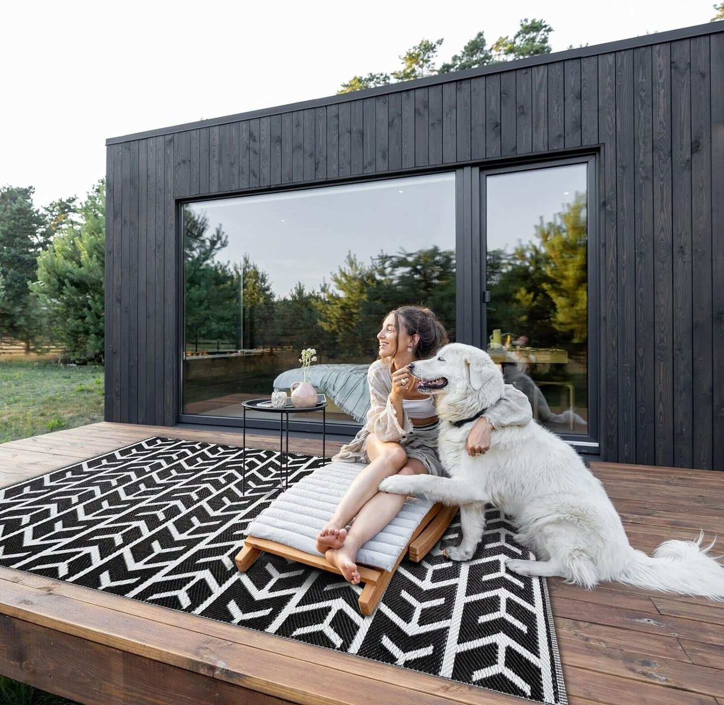 Playa Outdoor Rug - Crease-Free Recycled Plastic Floor Mat for Patio, Camping, Beach, Balcony, Porch, Deck - Weather, Water, Stain, Lightweight, Fade and UV Resistant - Amsterdam- Black & White