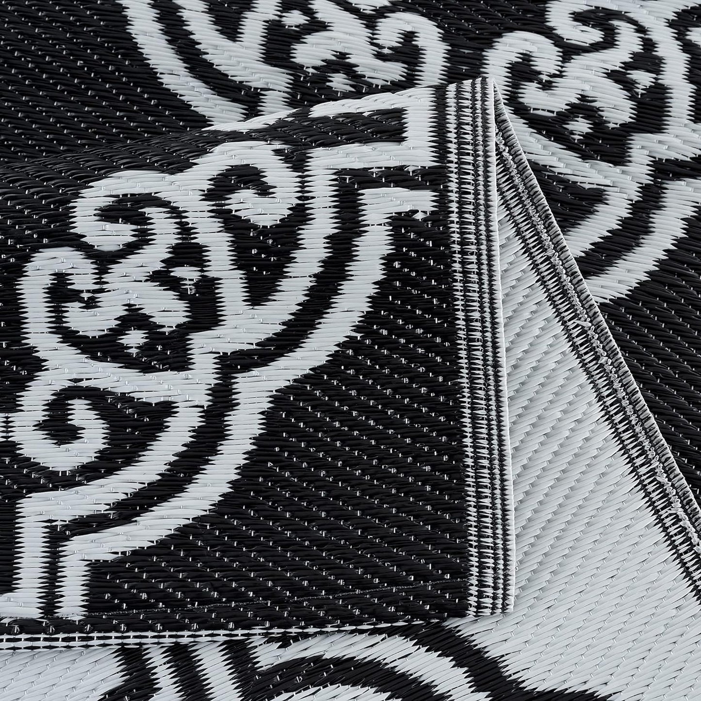 Playa Outdoor Rug - Crease-Free Recycled Plastic Floor Mat for Patio, Camping, Beach, Balcony, Porch, Deck - Weather, Water, Stain, Lightweight, Fade and UV Resistant - Marrakesh- Black & White