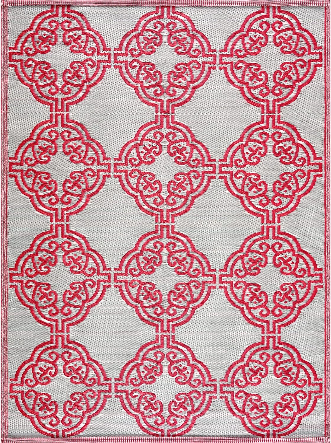 Playa Outdoor Rug - Crease-Free Recycled Plastic Floor Mat for Patio, Camping, Beach, Balcony, Porch, Deck - Weather, Water, Stain, Lightweight, Fade and UV Resistant - Marrakesh- Red & White