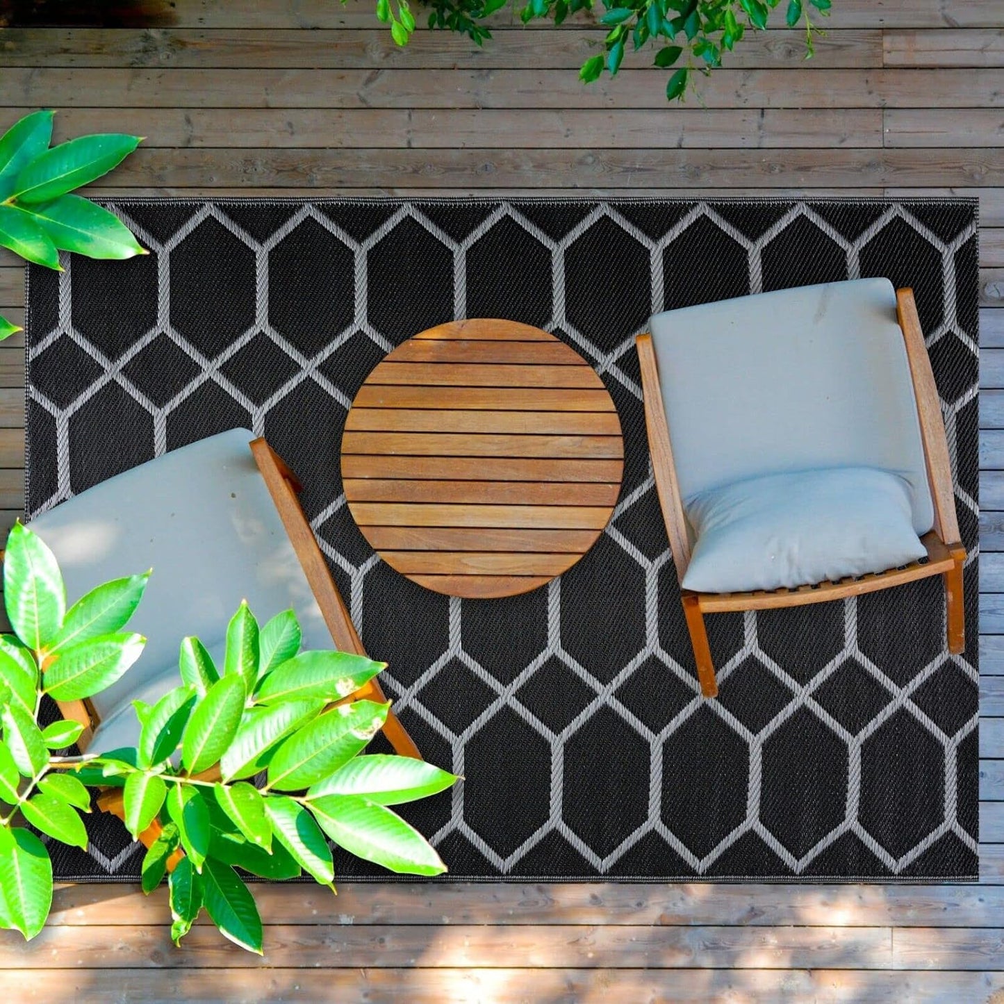 Playa Outdoor Rug - Crease-Free Recycled Plastic Floor Mat for Patio, Camping, Beach, Balcony, Porch, Deck - Weather, Water, Stain, Lightweight, Fade and UV Resistant - Miami- Black & Gray (8'x10')