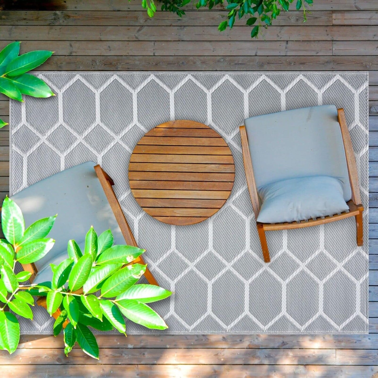 Playa Outdoor Rug - Crease-Free Recycled Plastic Floor Mat for Patio, Camping, Beach, Balcony, Porch, Deck - Weather, Water, Stain, Lightweight, Fade and UV Resistant - Miami- Gray & White (6'x9')