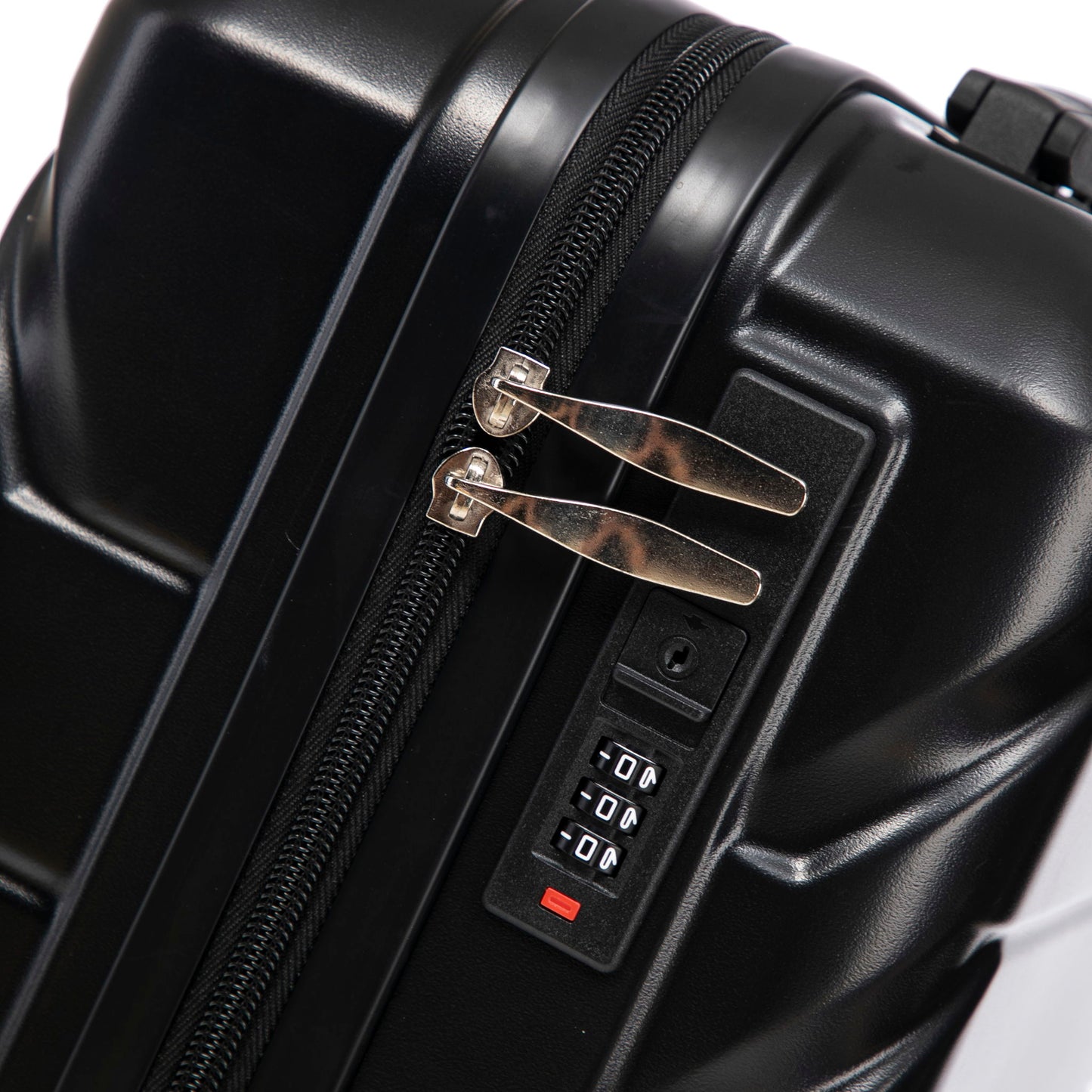 Hard Shell Travel Luggage With Scratch Resistant Surface