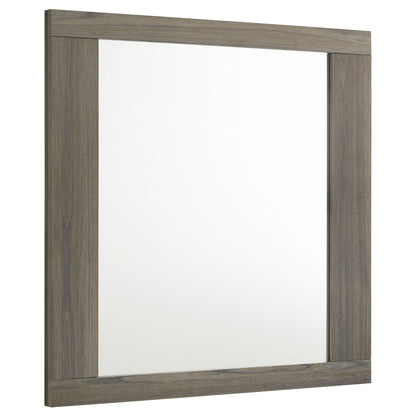4 Piece Queen Bedroom Set With Built In Storage And Mirror - Oak
