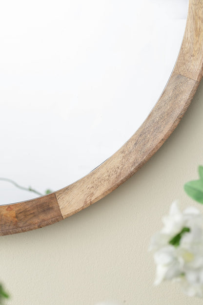 Transitional Decor Style Wall Mirror Decor With Frame For Bathroom