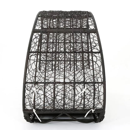 Abigal - Outdoor Wicker Daybed With Cushion