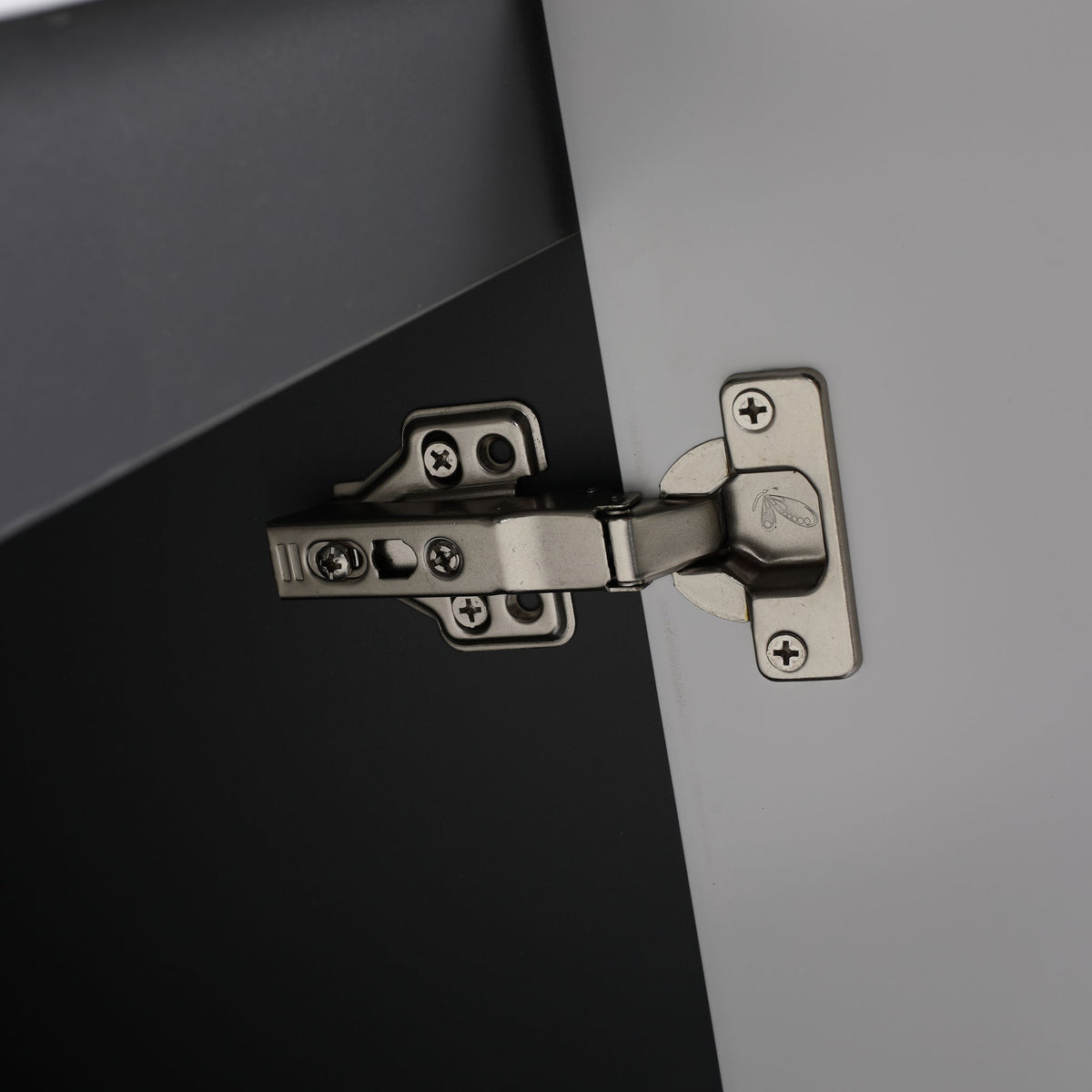 Modern Freestanding Bathroom Vanity With Soft Close Cabinet Doors