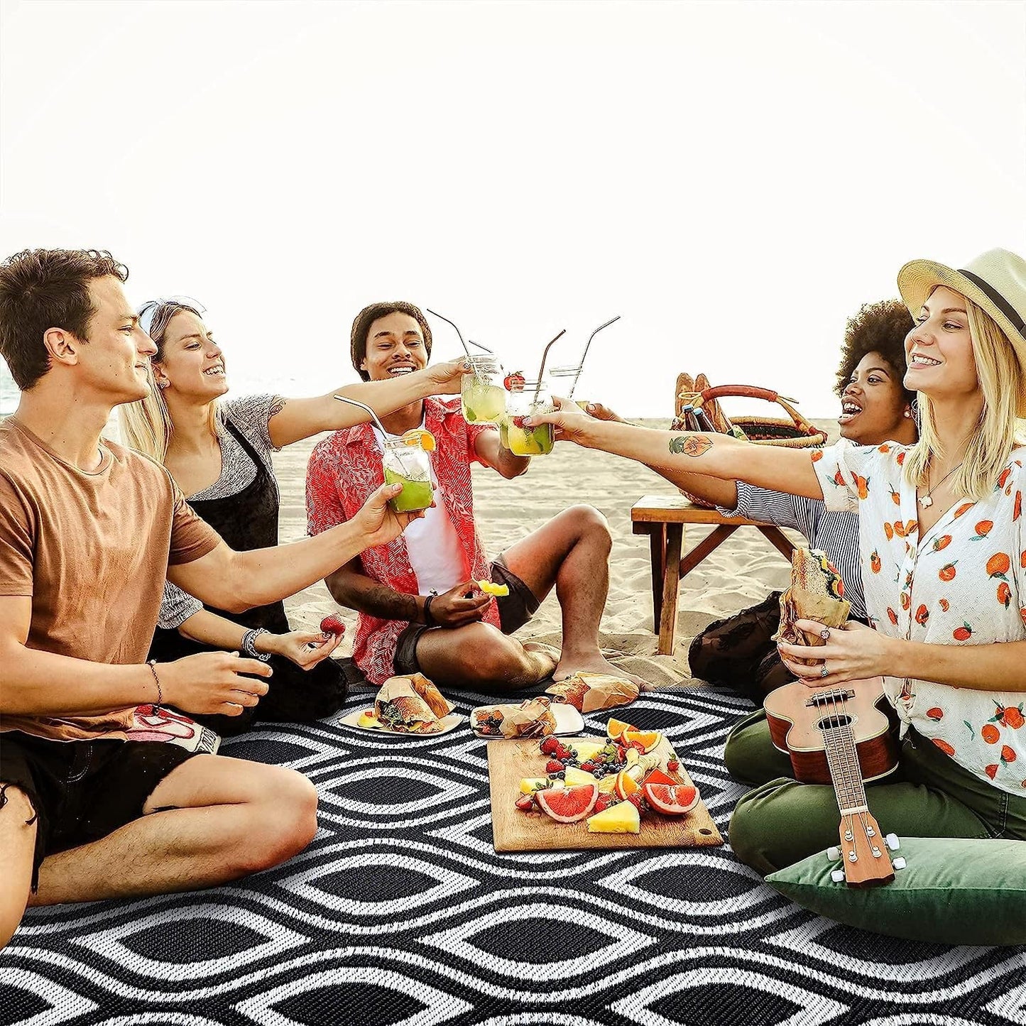 Playa Outdoor Rug - Crease-Free Recycled Plastic Floor Mat for Patio, Camping, Beach, Balcony, Porch, Deck - Weather, Water, Stain, Lightweight, Fade and UV Resistant - Venice- Black & White
