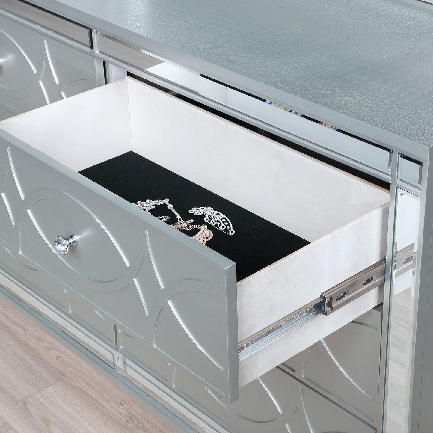 Arabesque - 6 Drawer Dresser With Mirror - Silver
