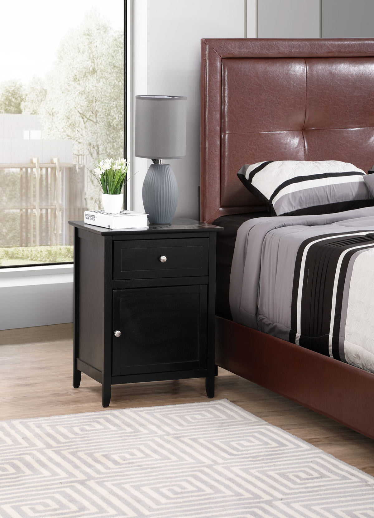 1 Drawer / 1 Door Nightstand