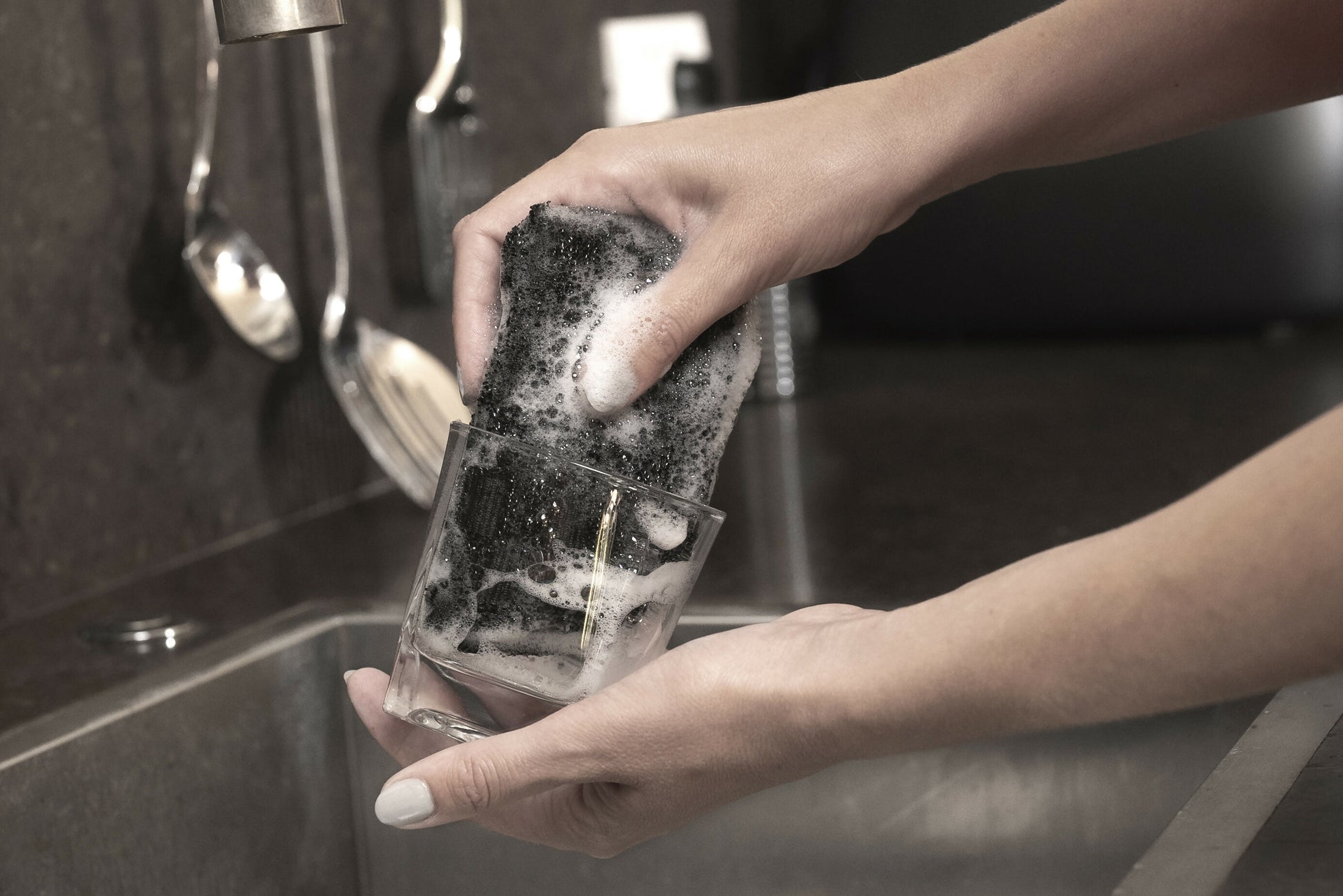Squeezzee Black with Cup