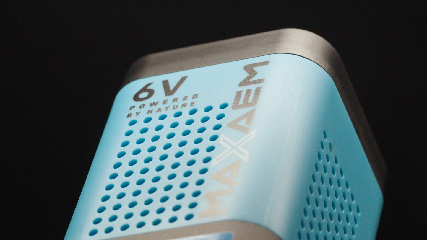 MaXaem 6 Volt Flashlight and Battery