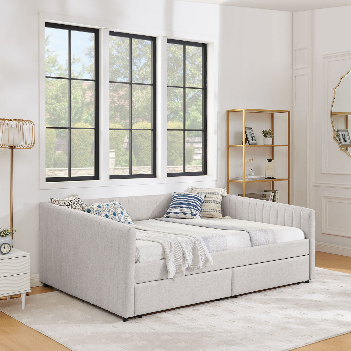 Upholstered Queen Daybed With 2 Drawers