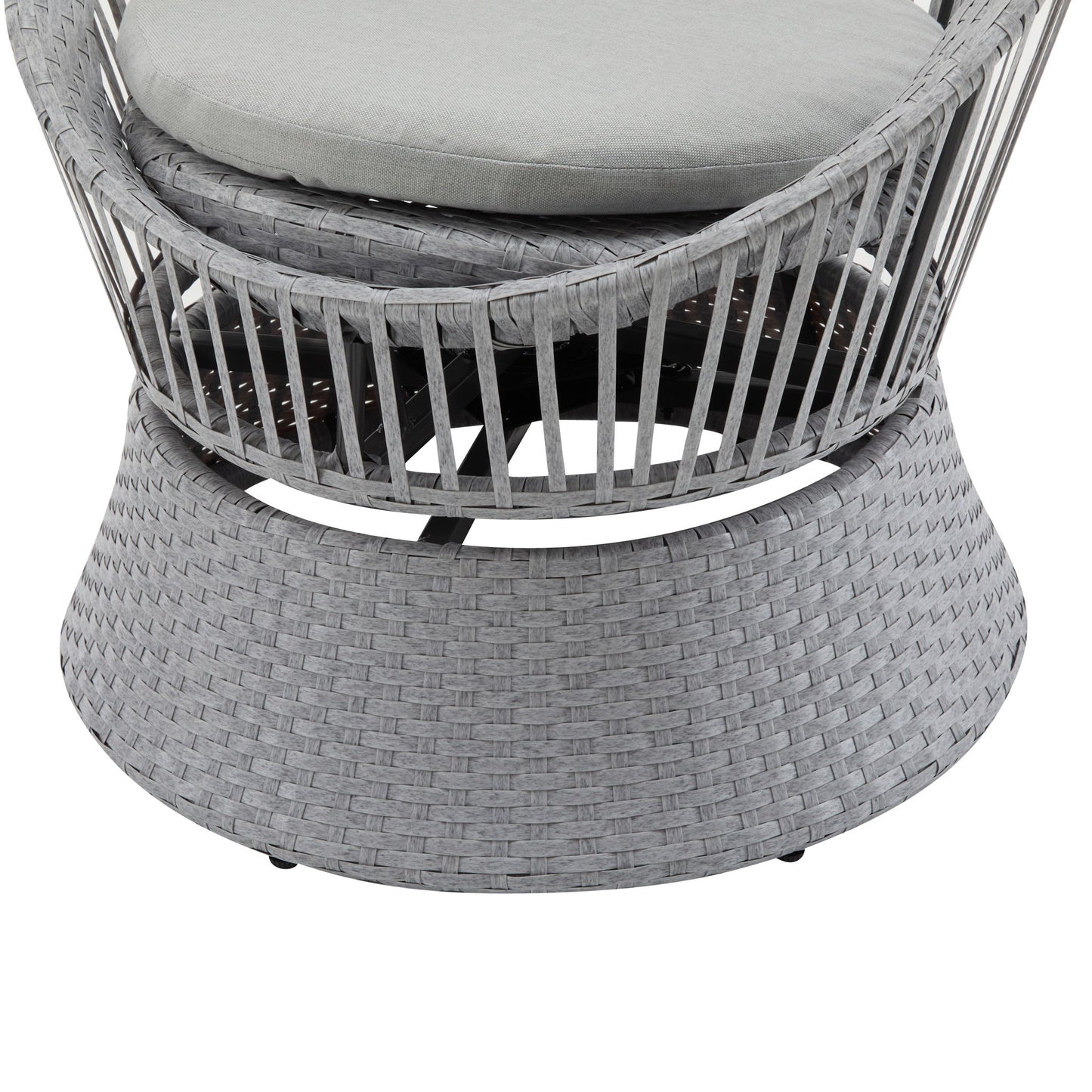 Modern Swivel Wicker Lounge Chair With Round Design
