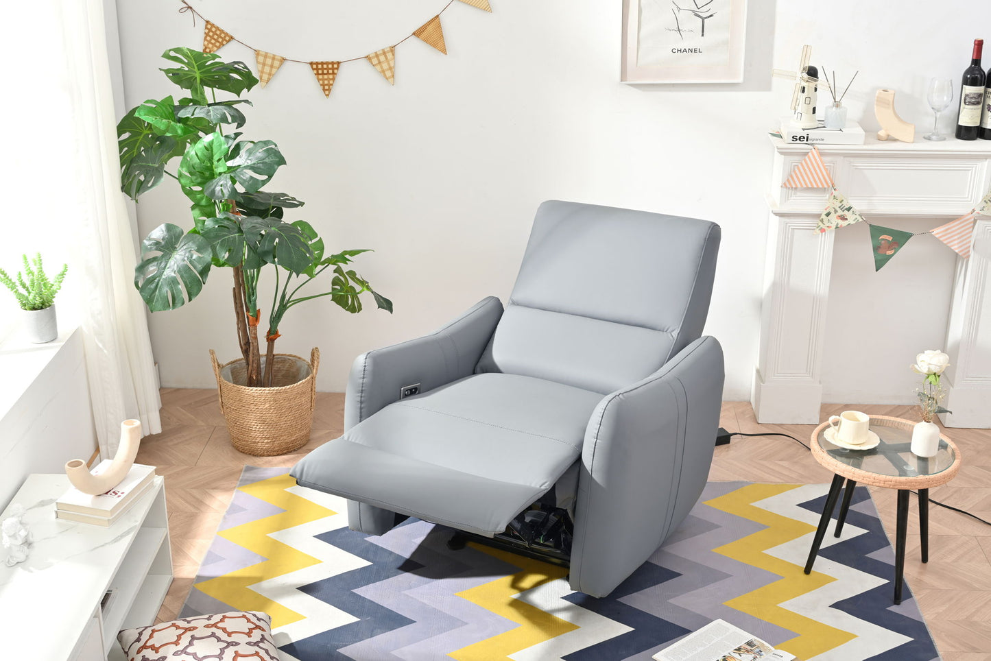 Wall Hugger Power Recliner Chair With USB Port (Type-C)