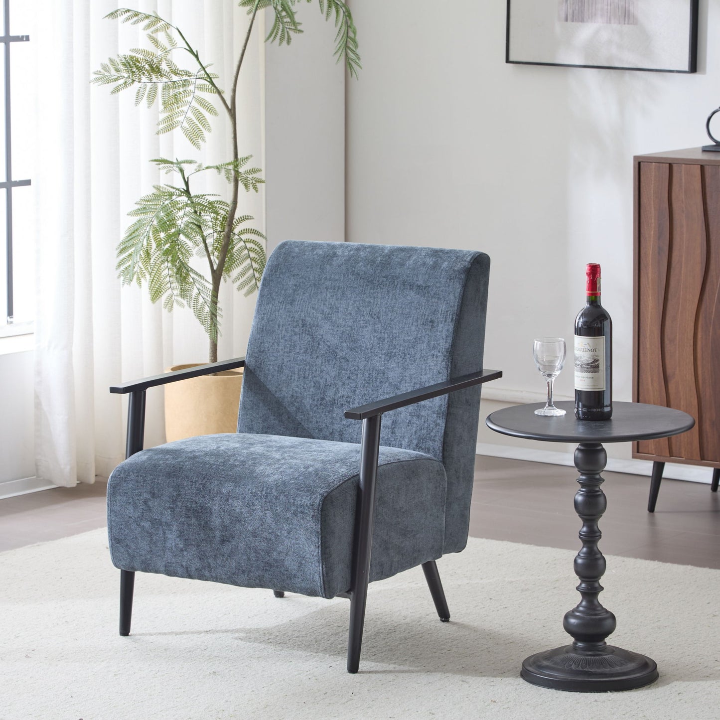 Modern Lounge Chair With Upholstery
