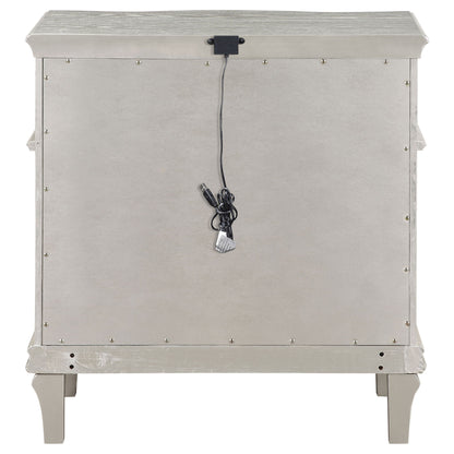 Evangeline - 3 Drawer Nightstand - Oak
