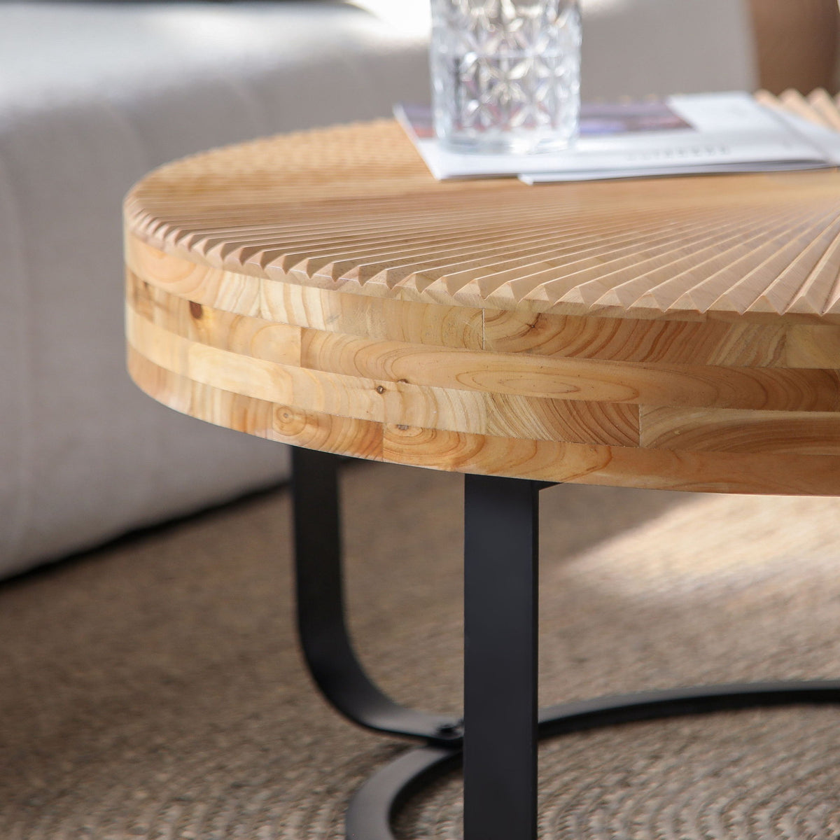 Modern Round Coffee Table With Wooden Carving Pattern