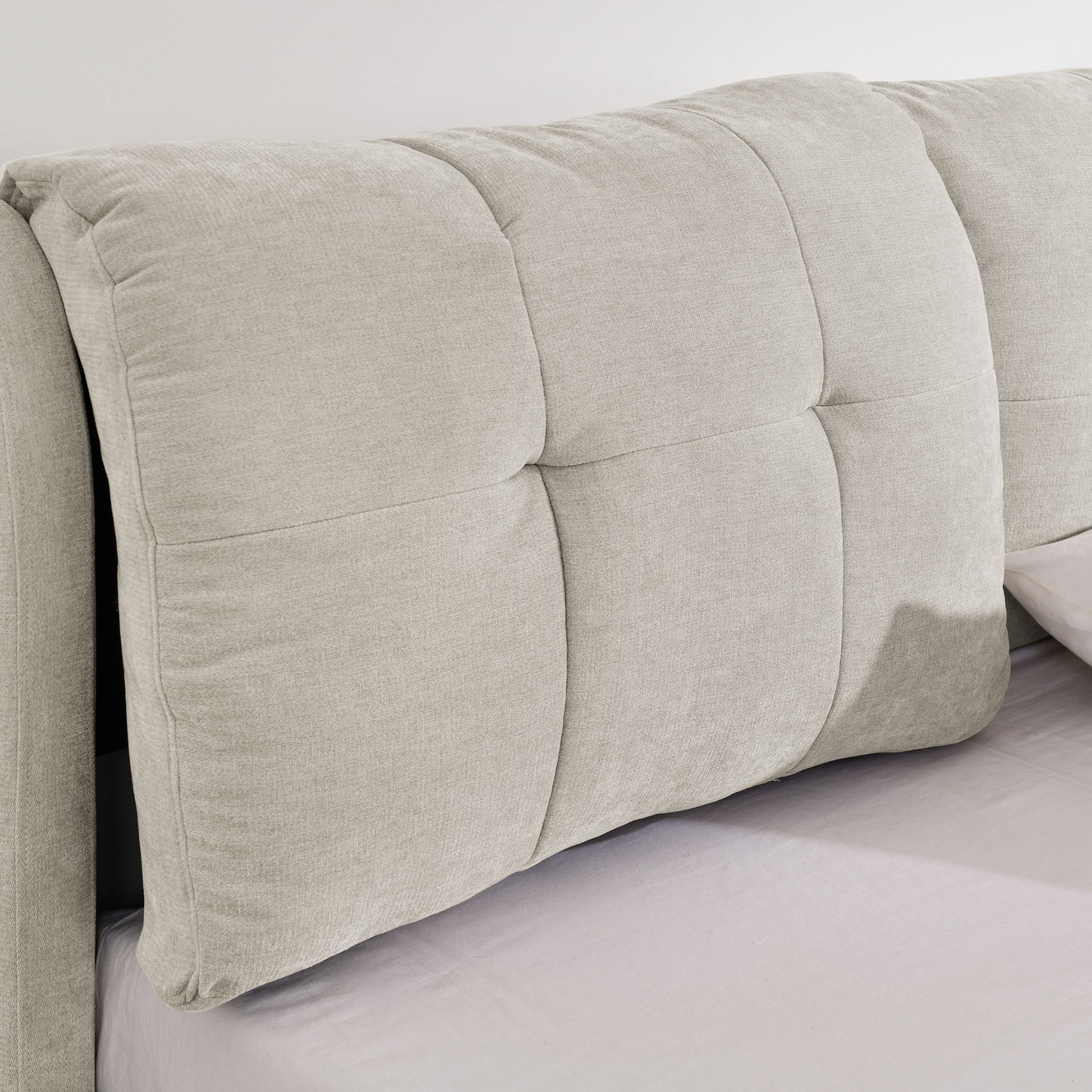Storage Upholstered Hydraulic Platform Bed With Integrated Headboard
