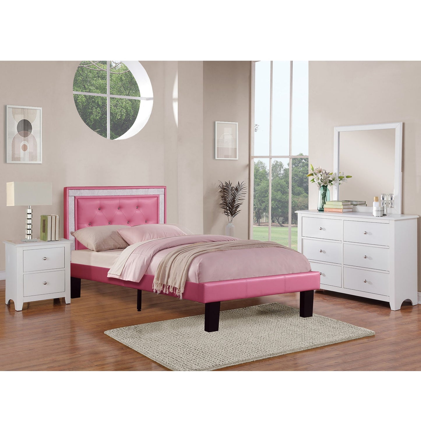 Glamours Style Bed With Diamond Tufted Padded Headboard