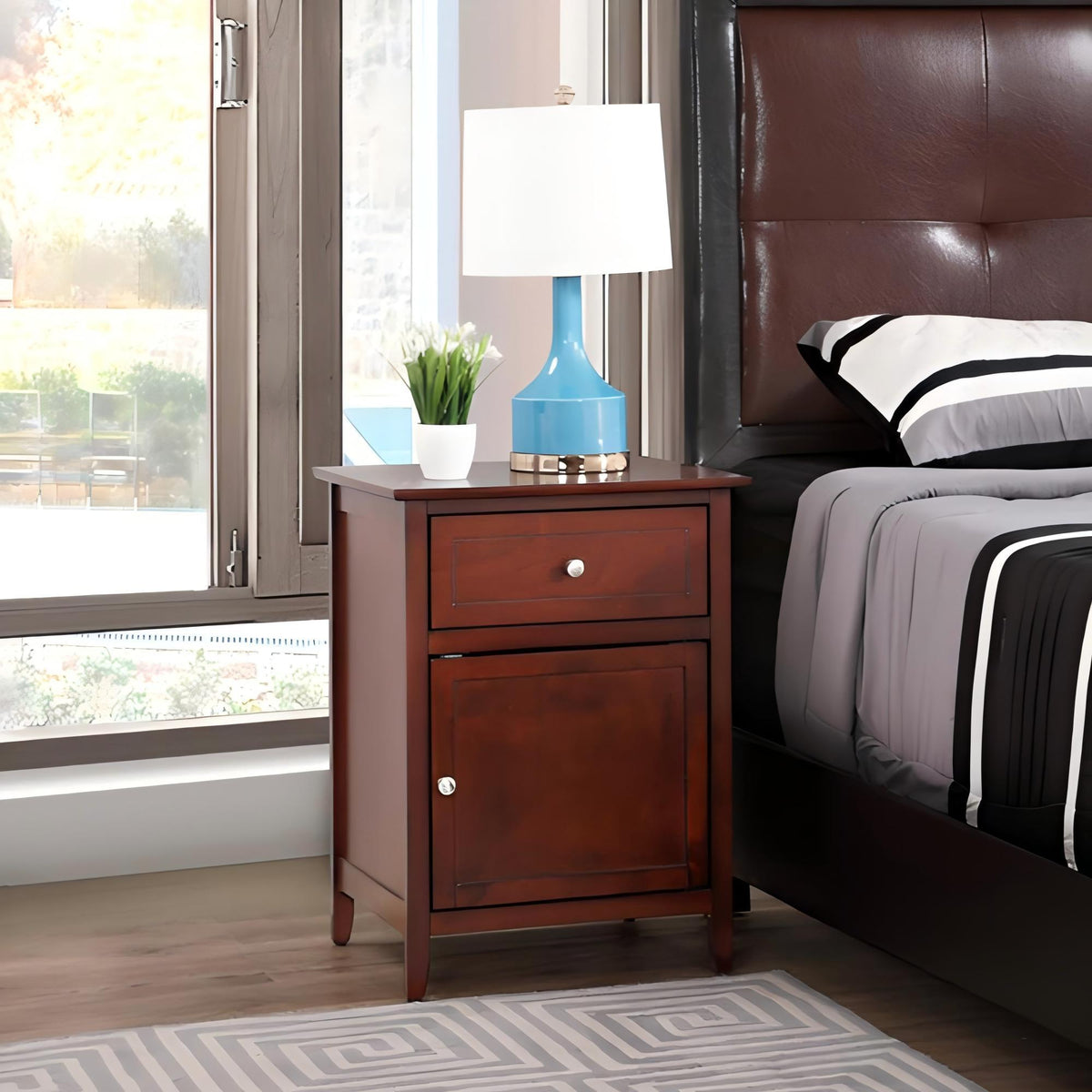 1 Drawer / 1 Door Nightstand