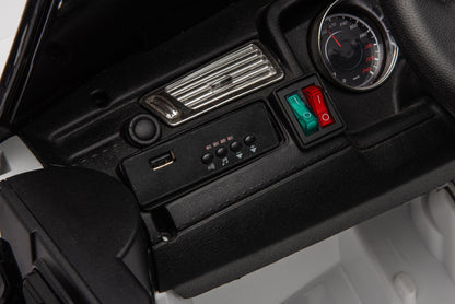 12V7A 30W*2 Four-Wheel Drive Seat One Button Start, Forward And Backward, High And Low Speed, Music, Front Light, Power Display, Two Doors Can Open, 2.4G R / C, Seat Belt Four Wheel Absorber