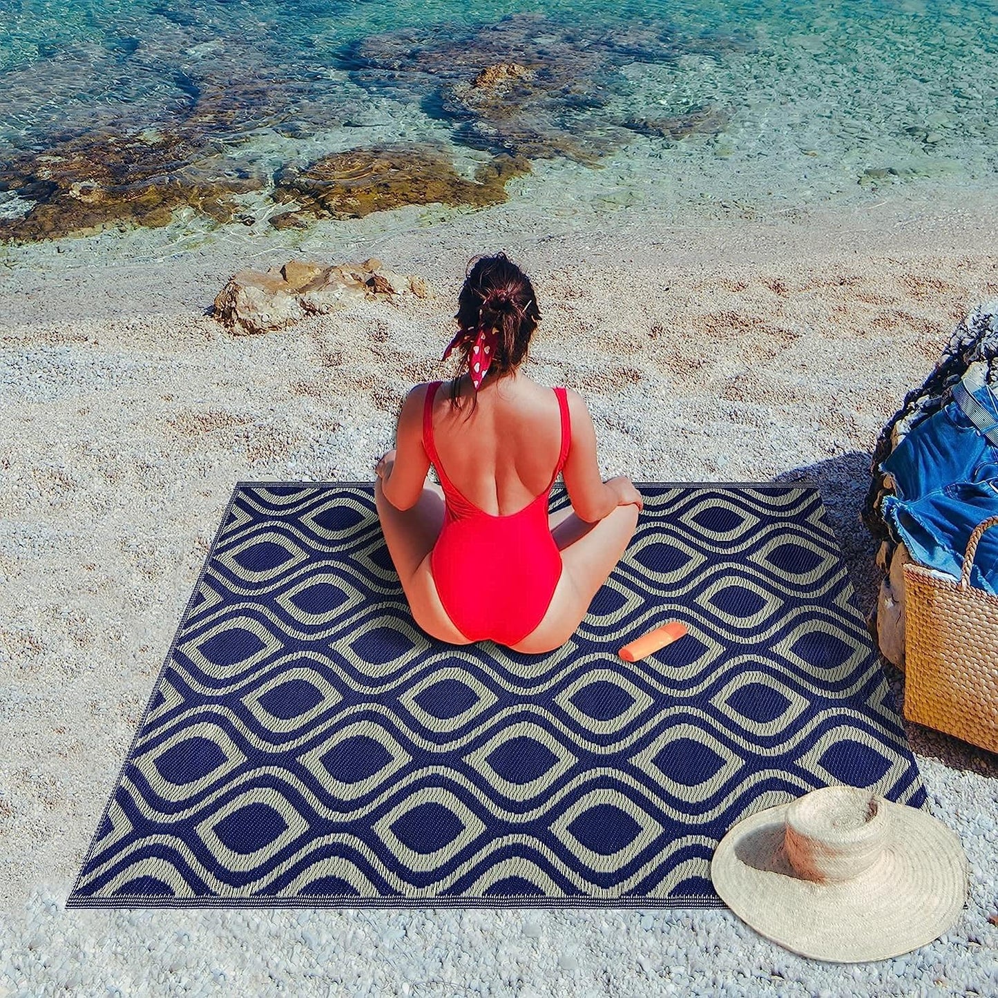Playa Outdoor Rug - Crease-Free Recycled Plastic Floor Mat for Patio, Camping, Beach, Balcony, Porch, Deck - Weather, Water, Stain, Lightweight, Fade and UV Resistant - Venice- Navy & Creme (8'x10')