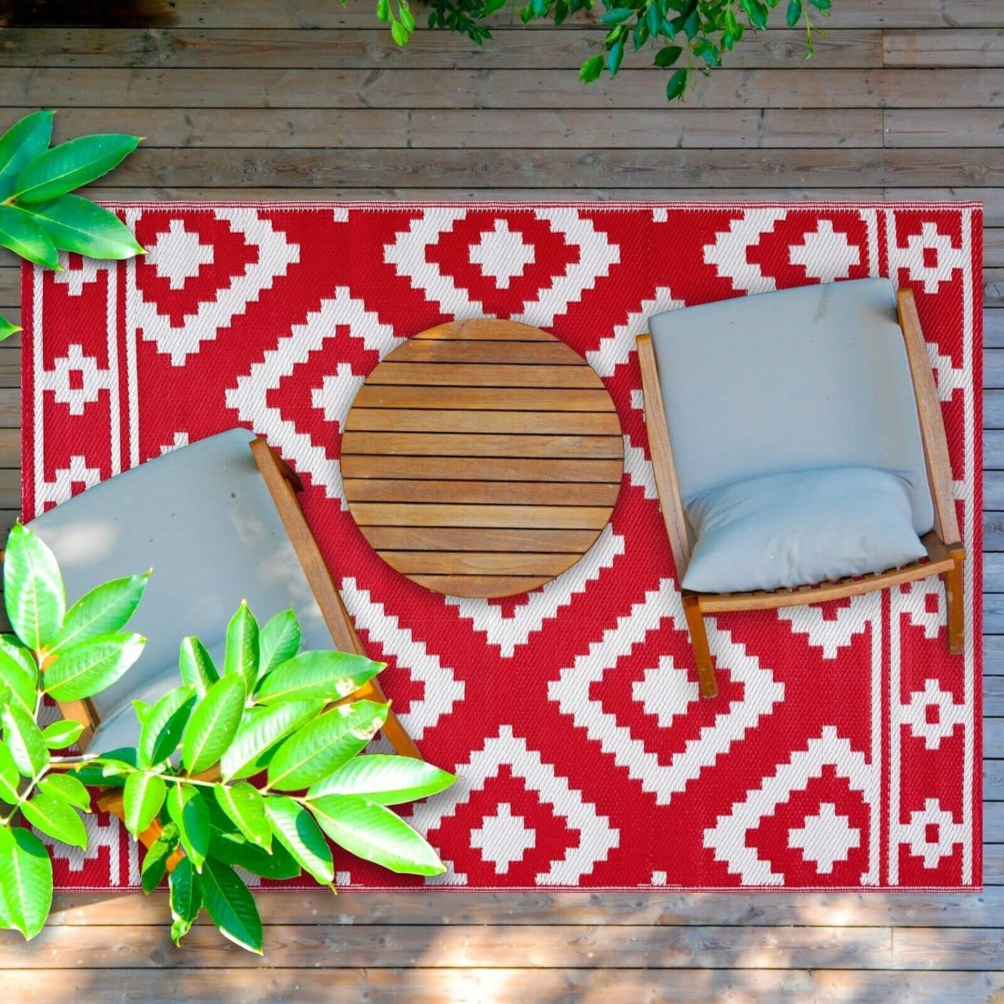 Playa Outdoor Rug - Crease-Free Recycled Plastic Floor Mat for Patio, Camping, Beach, Balcony, Porch, Deck - Weather, Water, Stain, Lightweight, Fade and UV Resistant - Milan- Red & White (5'x7')