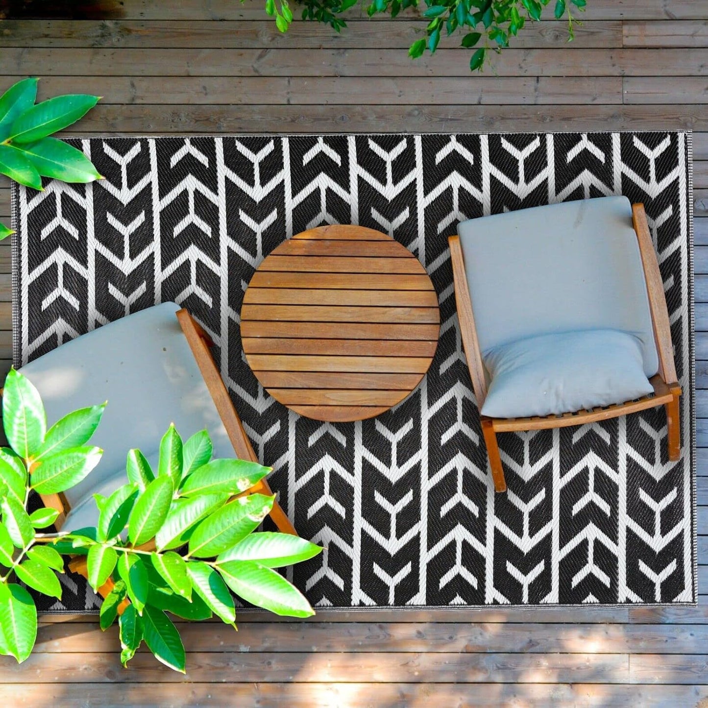 Playa Outdoor Rug - Crease-Free Recycled Plastic Floor Mat for Patio, Camping, Beach, Balcony, Porch, Deck - Weather, Water, Stain, Lightweight, Fade and UV Resistant - Amsterdam- Black & White (8'x10')