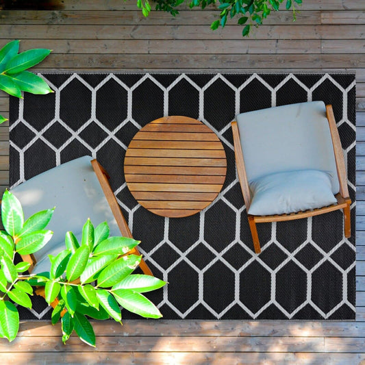 Playa Outdoor Rug - Crease-Free Recycled Plastic Floor Mat for Patio, Camping, Beach, Balcony, Porch, Deck - Weather, Water, Stain, Lightweight, Fade and UV Resistant - Miami- Black & White (6'x9')