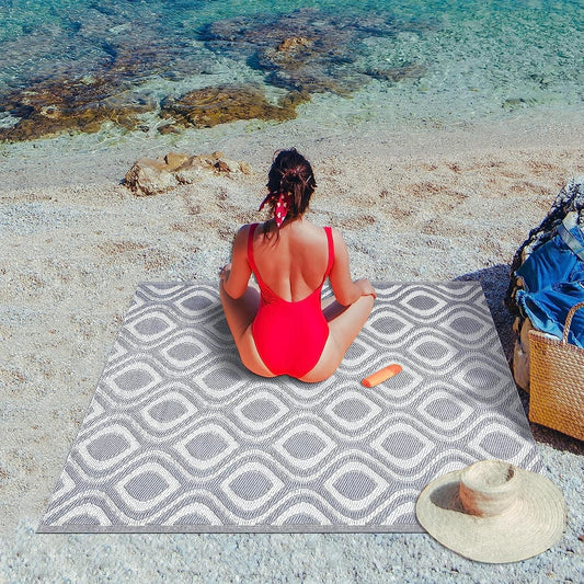 Playa Outdoor Rug - Crease-Free Recycled Plastic Floor Mat for Patio, Camping, Beach, Balcony, Porch, Deck - Weather, Water, Stain, Lightweight, Fade and UV Resistant - Venice- Gray & White (4'x6')